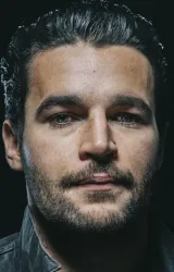 Кристофер Эбботт